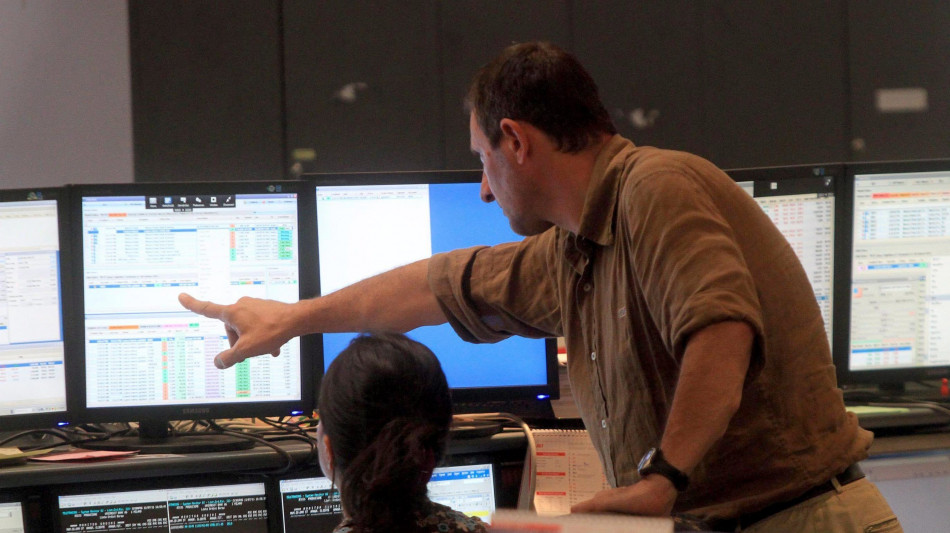 Rendimenti dei titoli di stato sui massimi, spread Btp Bund a 94,3 punti