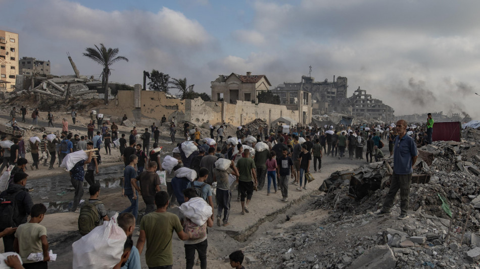Media, 62 le vittime dei raid a Gaza, anche 3 bimbi