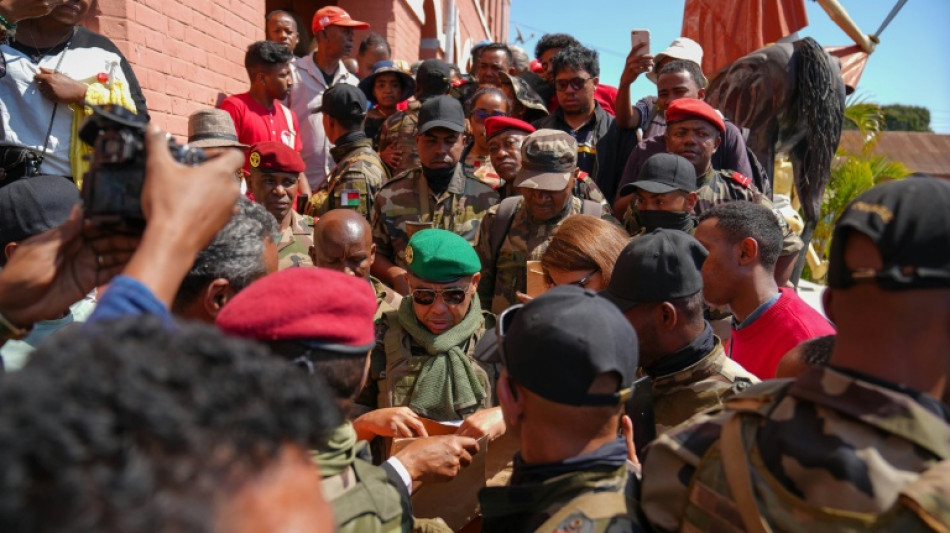 Madagascar: le colonel Randrianirina en passe d'être investi président
