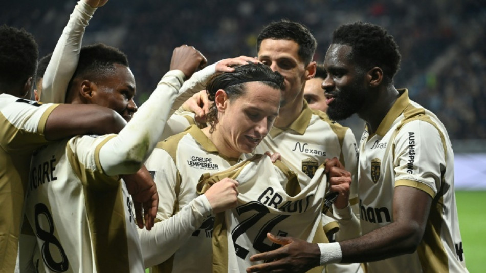 Ligue 1: Lens prend la t&ecirc;te, Nice n'en finit plus de perdre, l'OL se relance