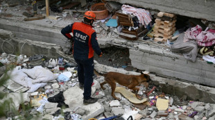 Cinco muertos al derrumbarse parcialmente un edificio en Estambul