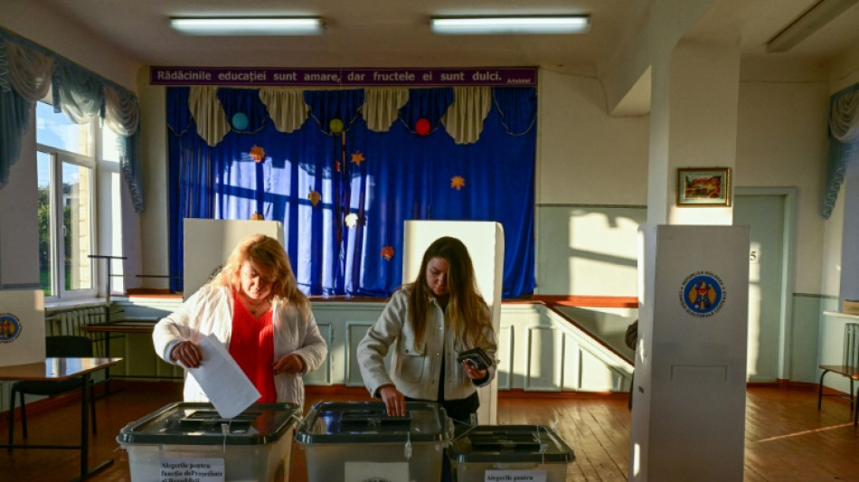 Referendo sobre a UE na Mold&aacute;via tem vit&oacute;ria apertada do 'Sim'