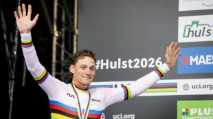 Van der Poel, Van Aert resume battle at season's 1st cobbled classic