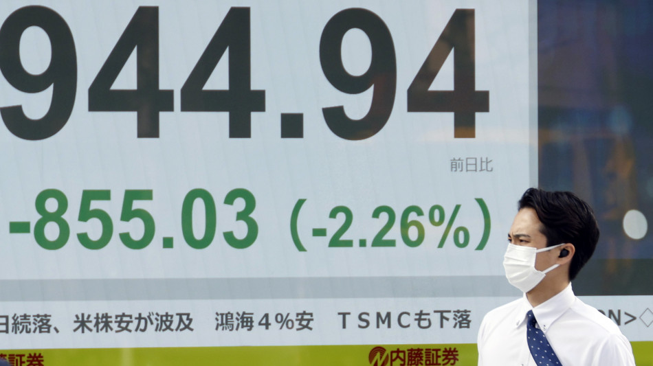 Borsa: Tokyo, apertura in sostenuto calo (-3,02%)