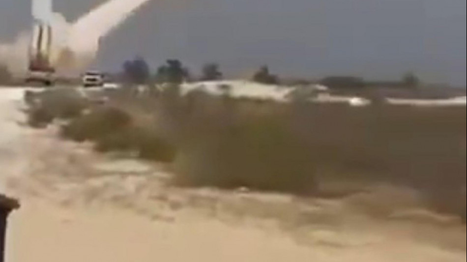 Difese aeree Kuwait, 'stiamo respingendo missili e droni nemici'