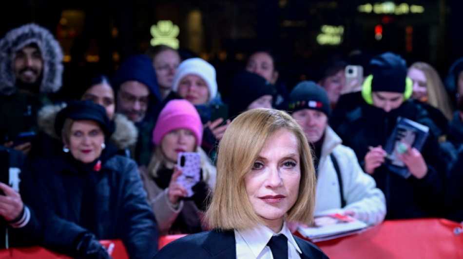 Isabelle Huppert, vampire flamboyante dans la Vienne &eacute;ternelle