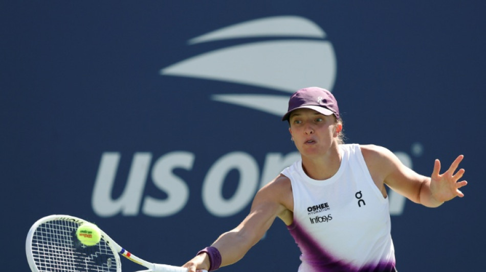 Swiatek into US Open fourth round in tight two-setter