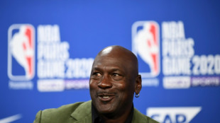 NBA: une paire de baskets port&eacute;es par Michael Jordan vendue 1,38 million de dollars