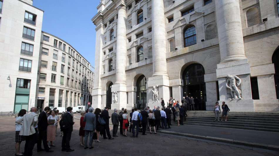 Borsa: Milano apre in lieve calo, -0,09%