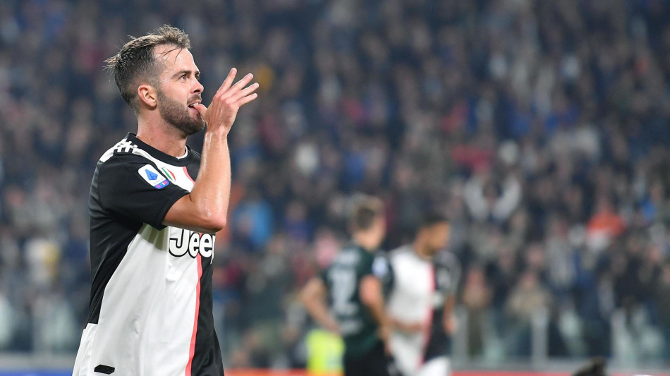 Pjanic annuncia il ritiro, 'il calcio &egrave; stato la mia musica'