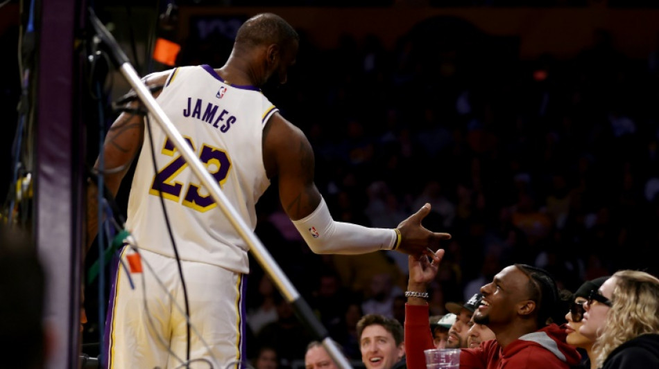 El hijo de LeBron James tiene luz verde para volver al b&aacute;squet tras un paro card&iacute;aco