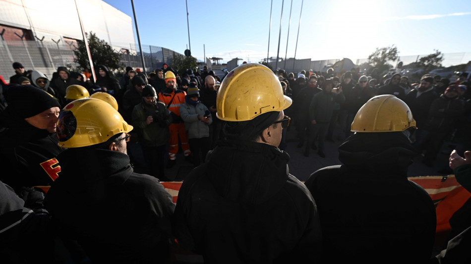 Urso convoca incontri con regioni sull'ex Ilva