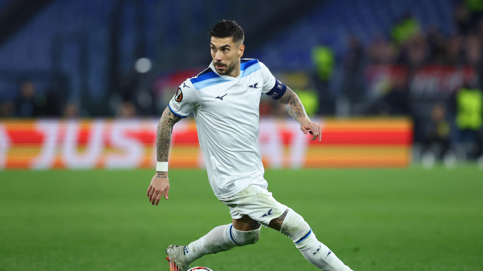 Lazio ad arbitro aggredito, 'Forza Diego, torna presto in campo'