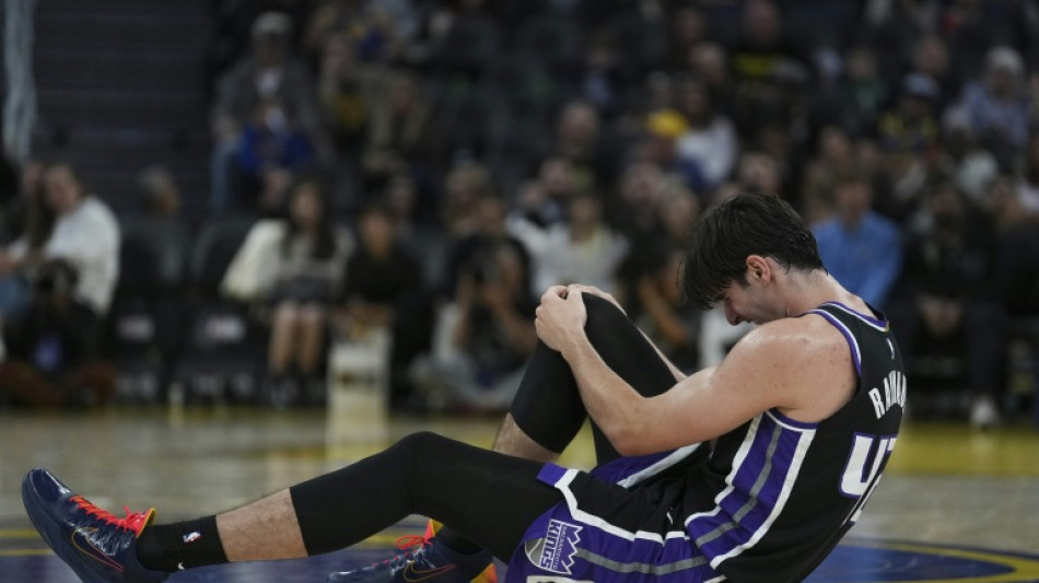 NBA: Wembanyama encaisse une deuxi&egrave;me d&eacute;faite d'affil&eacute;e en pr&eacute;paration, Maxime Raynaud se blesse