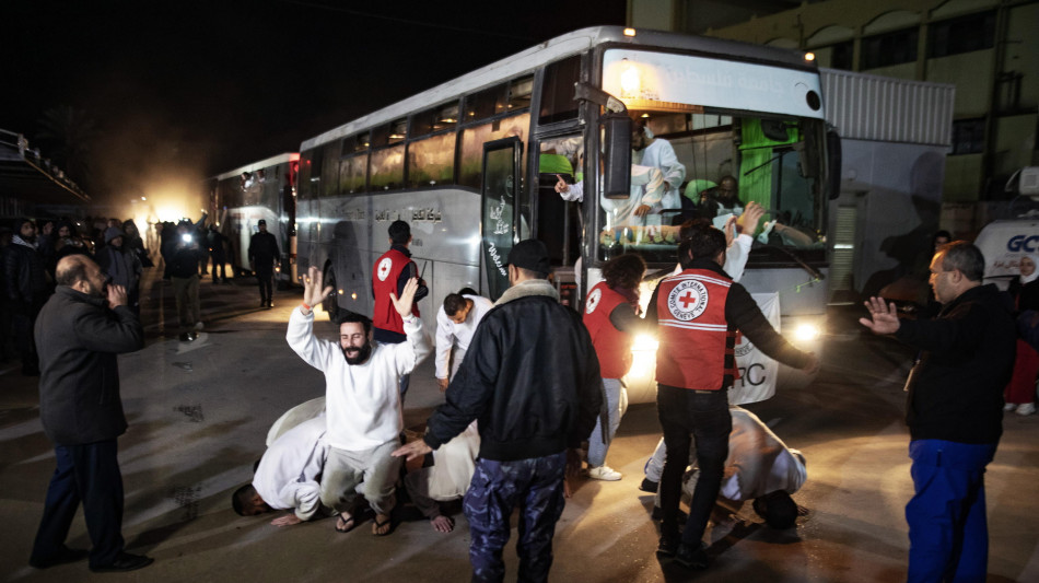 Media, 'iniziato il trasferimento degli ergastolani palestinesi'