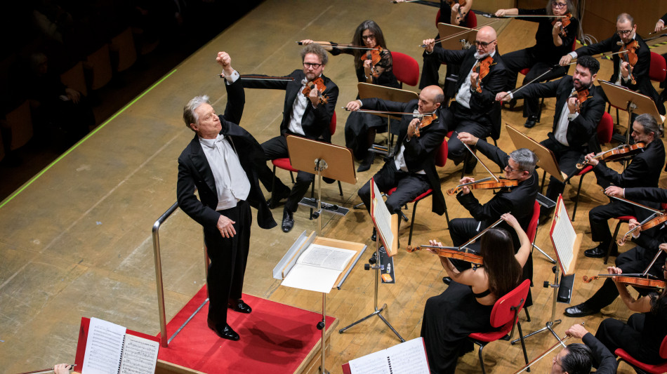 Roberto Abbado dirige la Filarmonica del Comunale di Bologna