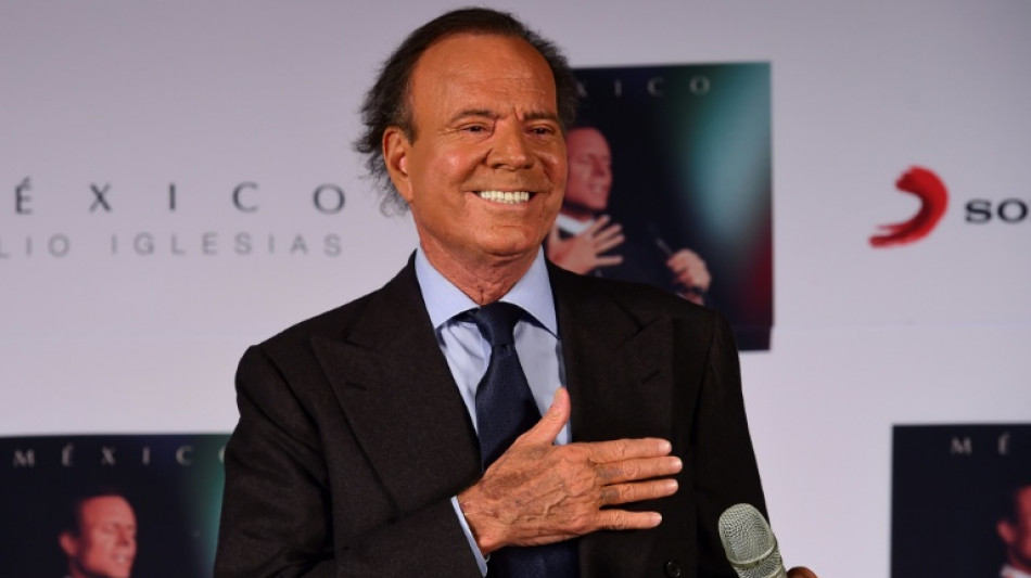 Archivan en Espa&ntilde;a denuncia de delitos sexuales contra Julio Iglesias por falta de competencia