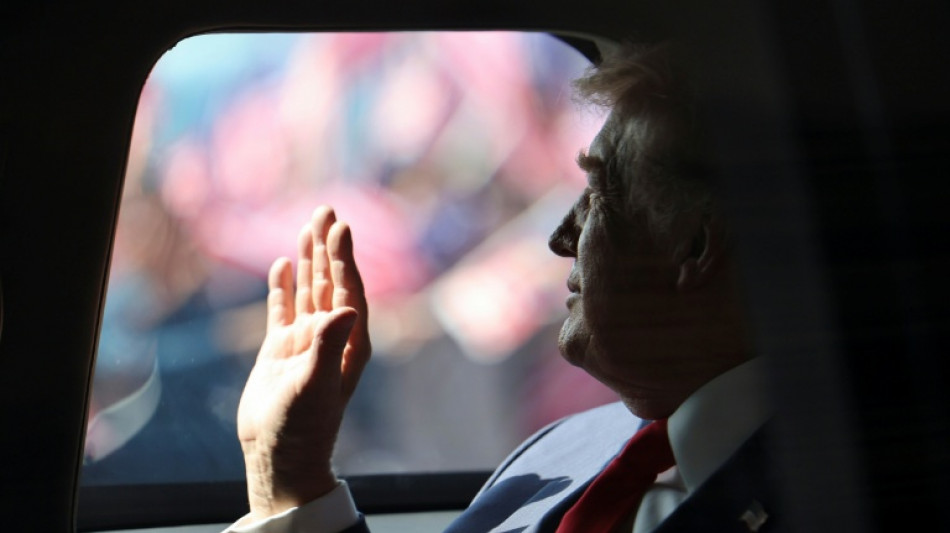 Trump s'envole pour le Japon, confiant dans un accord avec la Chine