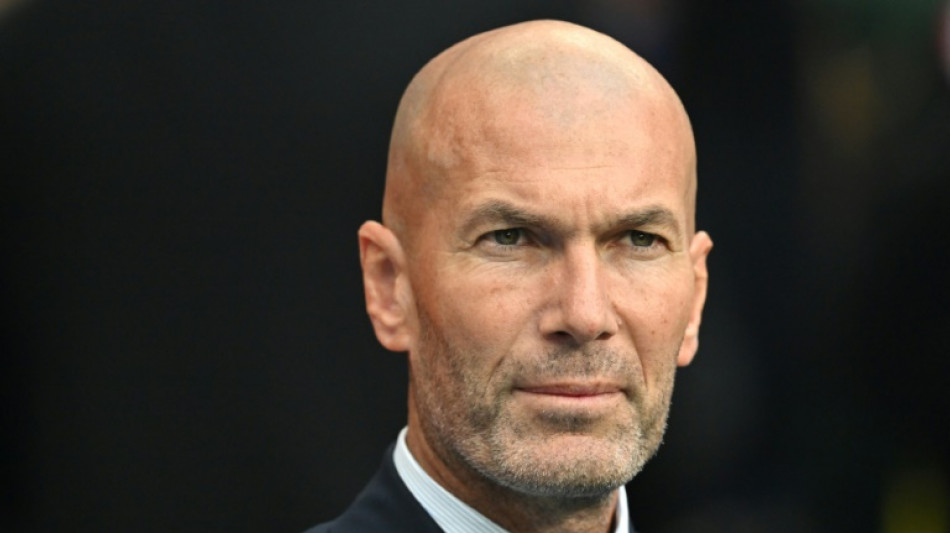 Thierry Henry diz que Zidane 'merece' dirigir a sele&ccedil;&atilde;o francesa