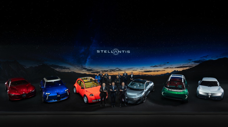 Stellantis a Parigi con 60 prodotti e 9 concept car, 'il piano sta diventando realt&agrave;'