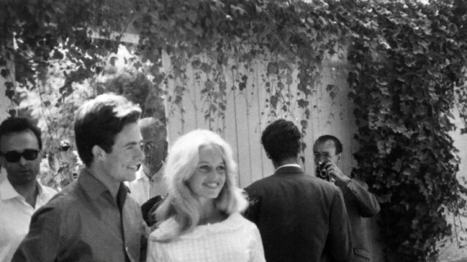 Et B.B. cr&eacute;a le style