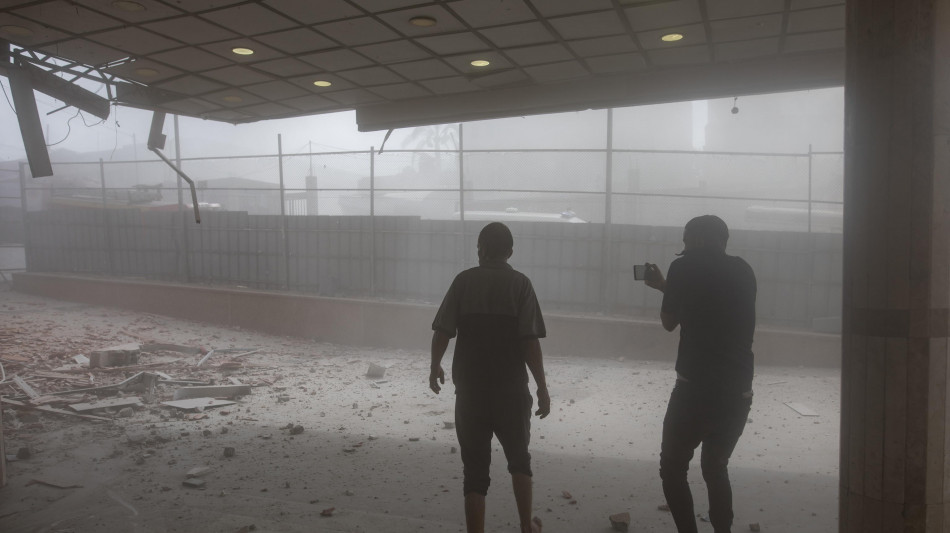 Cnn, video prova che sono stati 3 i raid contro ospedale Nasser