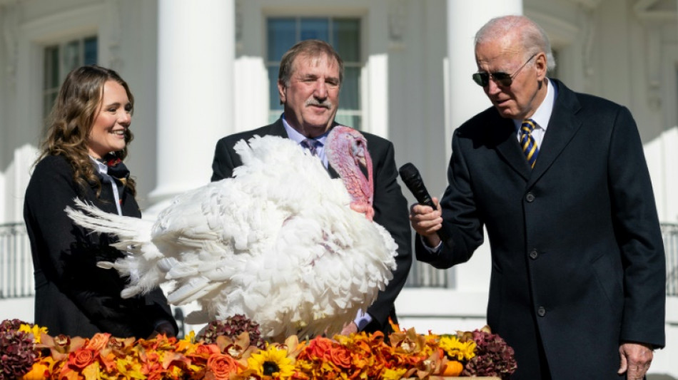 Biden indulta a dos pavos por Acci&oacute;n de Gracias
