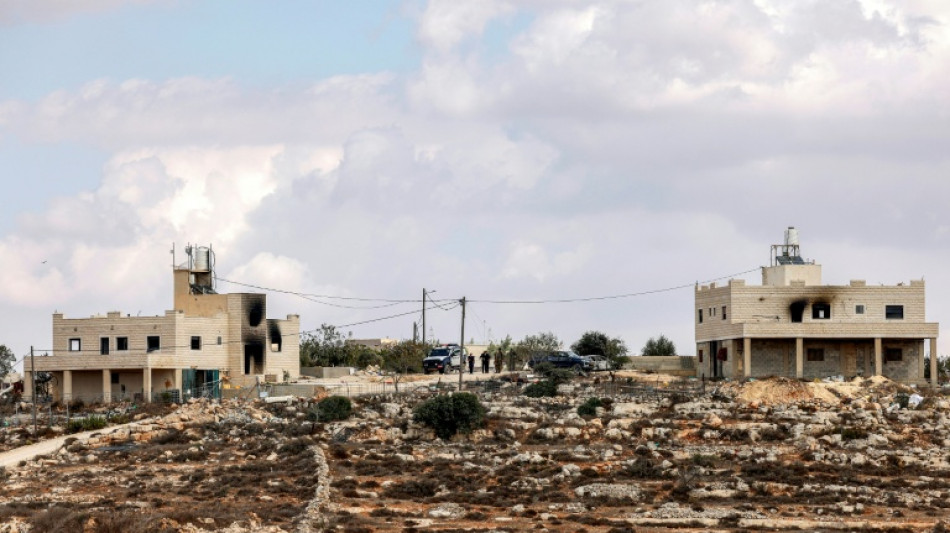 Colonos israel&iacute;es atacan una aldea en Cisjordania e incendian dos viviendas