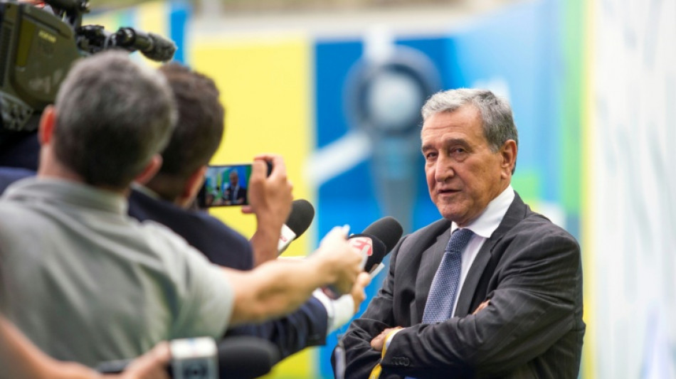 Carlos Alberto Parreira recebe alta ap&oacute;s 80 dias internado