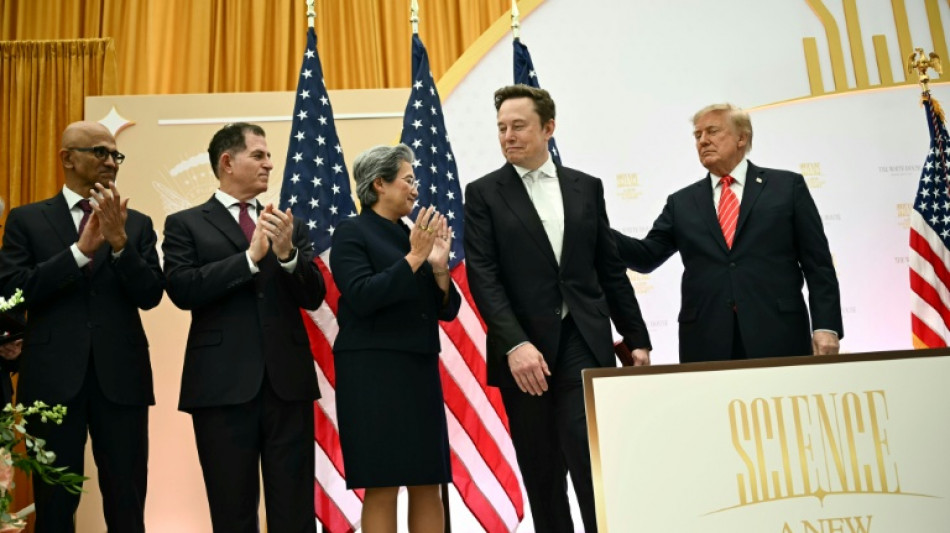 Trump tratar&aacute; como "enemigo" a quien no diga "superinteligencia" en vez de IA