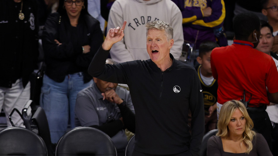 Il tecnico dei Warriors Steve Kerr appoggia Harvard contro Trump